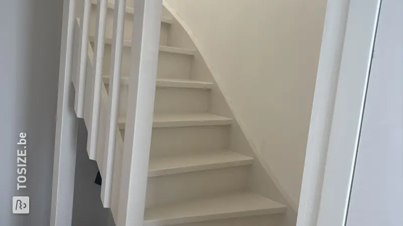 Fermeture d'un escalier ouvert par des contremarches, par Jules