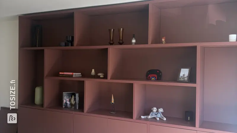 Custom-made wall cabinet, by Wies