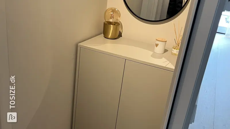 Elegant Grey Shoe Cabinet in the Hallway, by Carolien