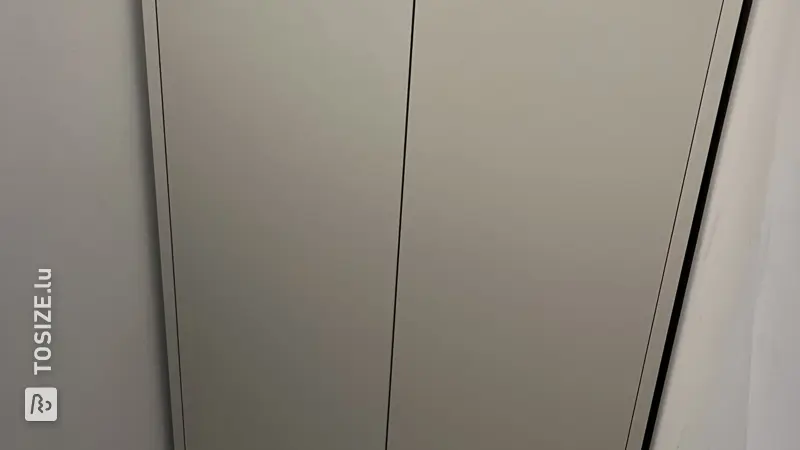 Elegant Grey Shoe Cabinet in the Hallway, by Carolien