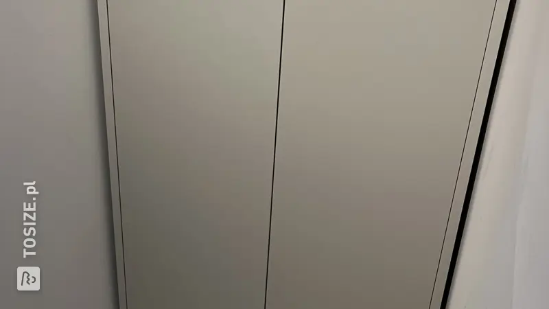 Elegant Grey Shoe Cabinet in the Hallway, by Carolien