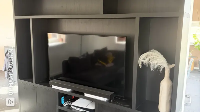 Stijlvolle Cinewall TV-Kast in Elegant Black, door Justin
