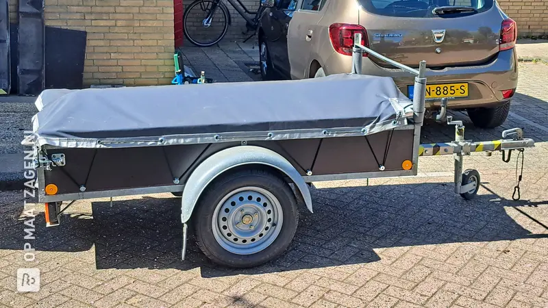 Refurbishing and improving a trailer, by JW