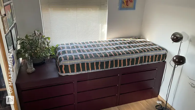 Spacious bed with storage: IKEA hack with MDF and particle board, by Daniel