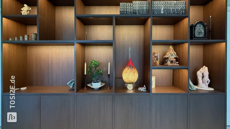 Wunderschöner Schrank mit Fächern für das Wohnzimmer, von Piet