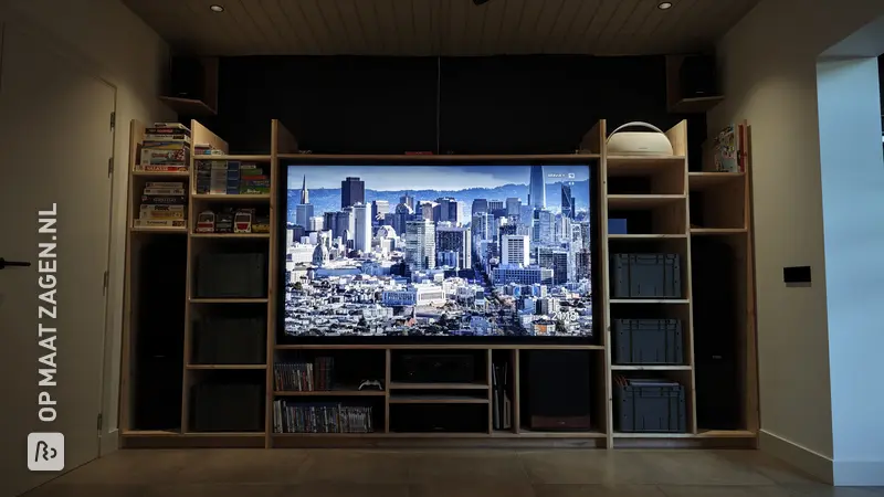 Custom-made TV unit for the living room, by Sjef