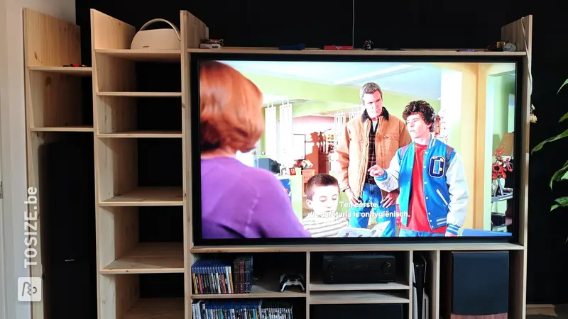 Custom-made TV unit for the living room, by Sjef