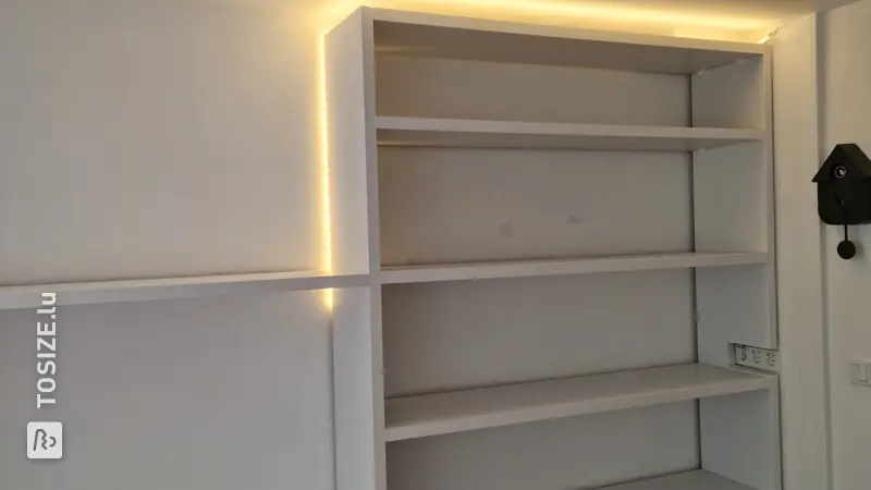 Bibliothèque et meuble TV uniques en MDF sur mesure par Eibert