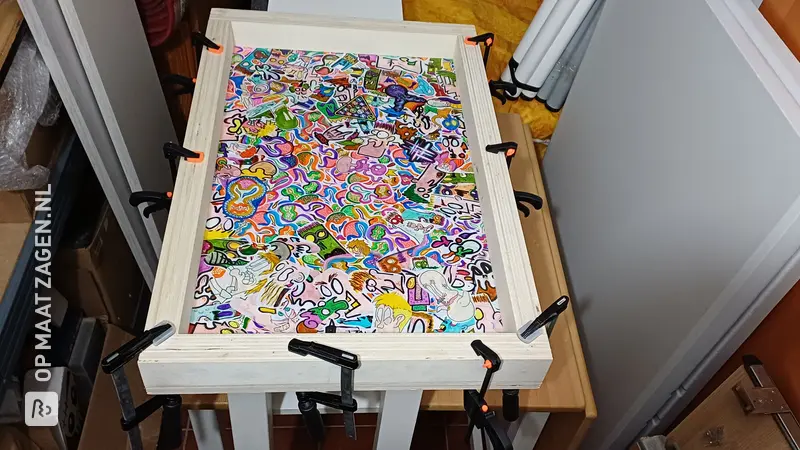 Maak je eigen ESD-tray in stickerbomb-stijl, door Ferran Benet Vegas.