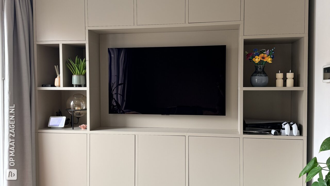 Stijlvolle Tv Meubelkast voor de Woonkamer, door Judith
