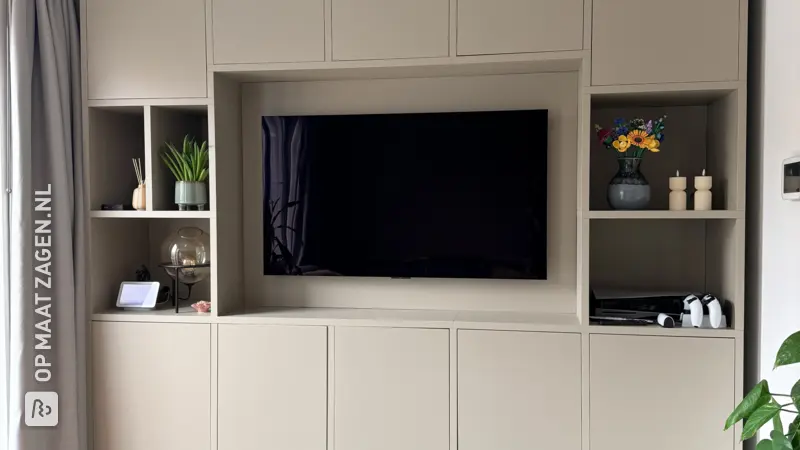 Stijlvolle Tv Meubelkast voor de Woonkamer, door Judith
