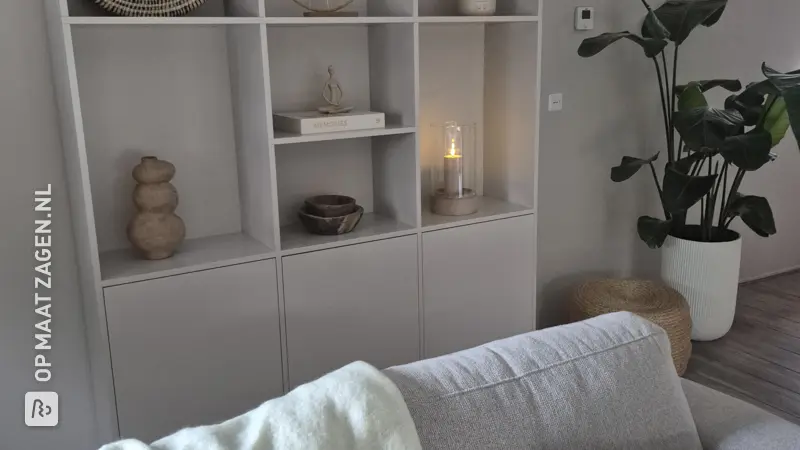 Zelfgemaakte Vakkenkast voor de Woonkamer, door Linda