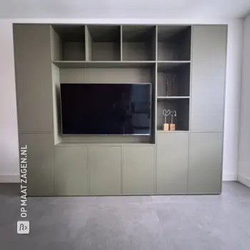 Op maat gemaakte Tv kast in Green Schadow, door Stijn