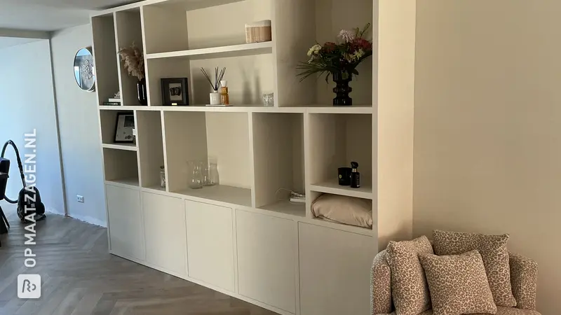 Trendy Compartment Cabinet in Sandy Beach, by Marco