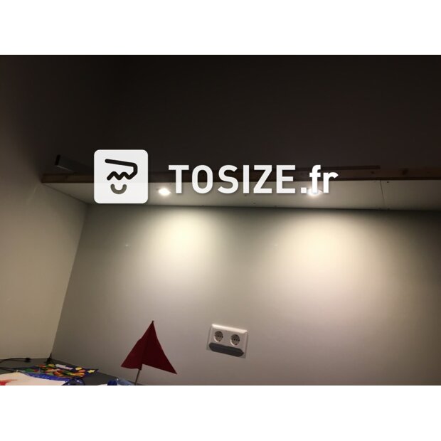 Bureau flottant avec étagère personnalisée, par Victor | TOSIZE.fr