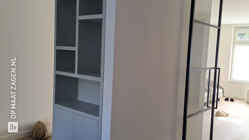 Stijlvolle Roomdivider Vakkenkast voor de Woonkamer, door Mireille