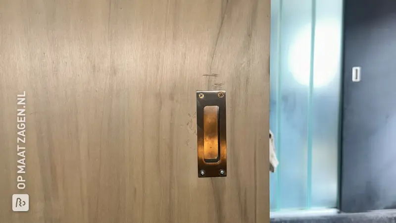 Sliding door with ceiling mounting, by Sylke