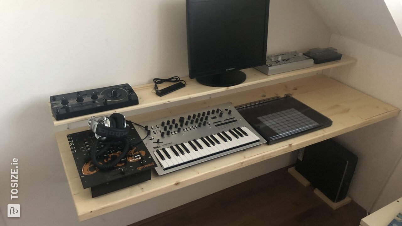 DIY floating desk for DJ equipment 