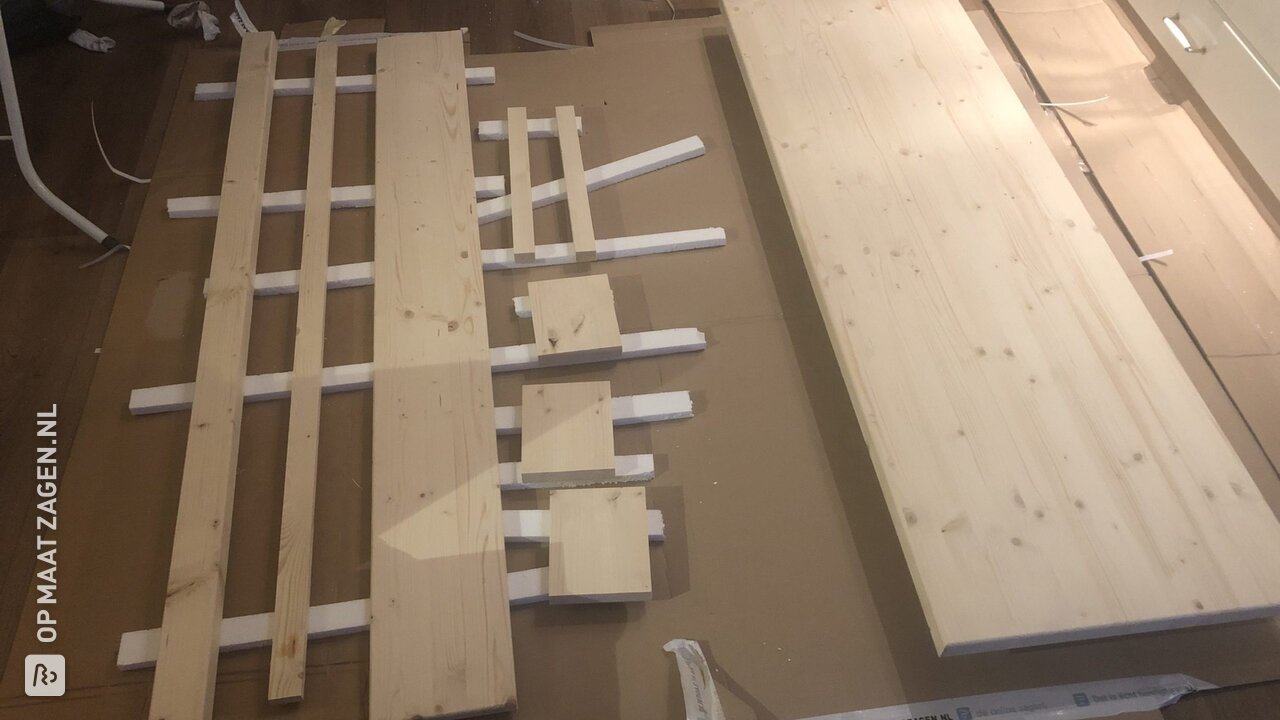 DIY: Producer / DJ meubel van timmerpanelen, door Jonathan