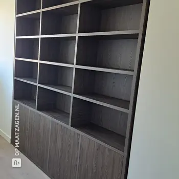 Stijlvolle Kantoor Boekenkast in Dainty Oak, door Mireille