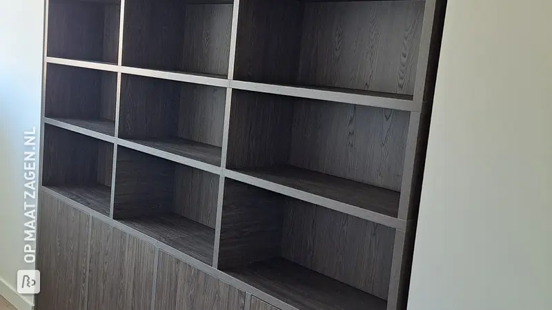 Stijlvolle Kantoor Boekenkast in Dainty Oak, door Mireille