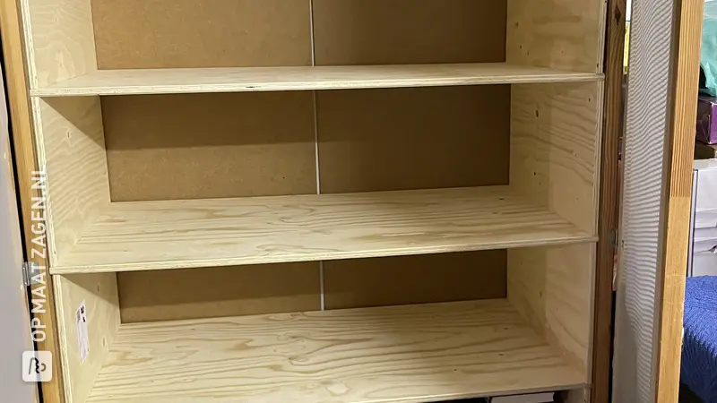 Op maat gemaakte stellingkast zonder boren, van Jürgen