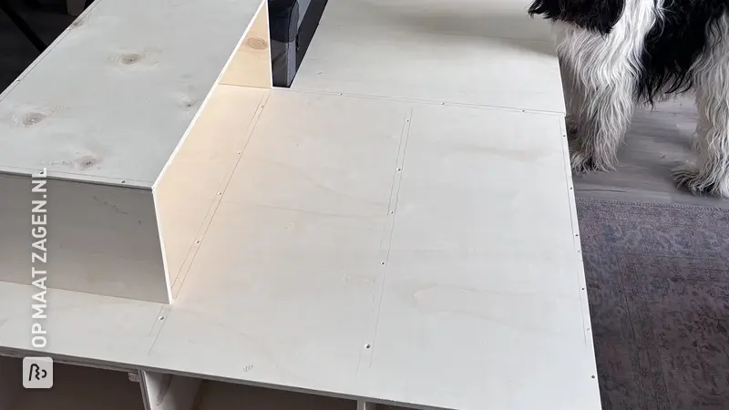 DIY camper box for a Dacia Dokker mini camper, by Simone