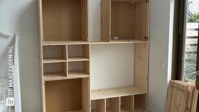 Op maat gemaakte IKEA Ivar kast, door Boudewijn
