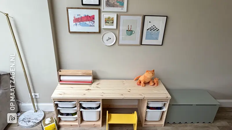 Stijlvol Kinderbureau met Trofast-Opbergruimte, door Familie