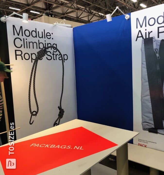 Stand de exposición de Maison de contrachapado de álamo