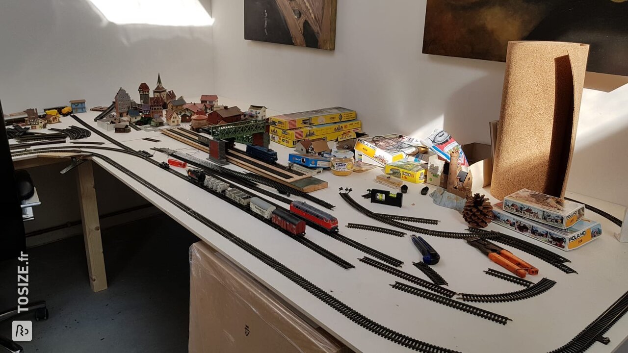 Table de train pour trains miniatures, par Rob