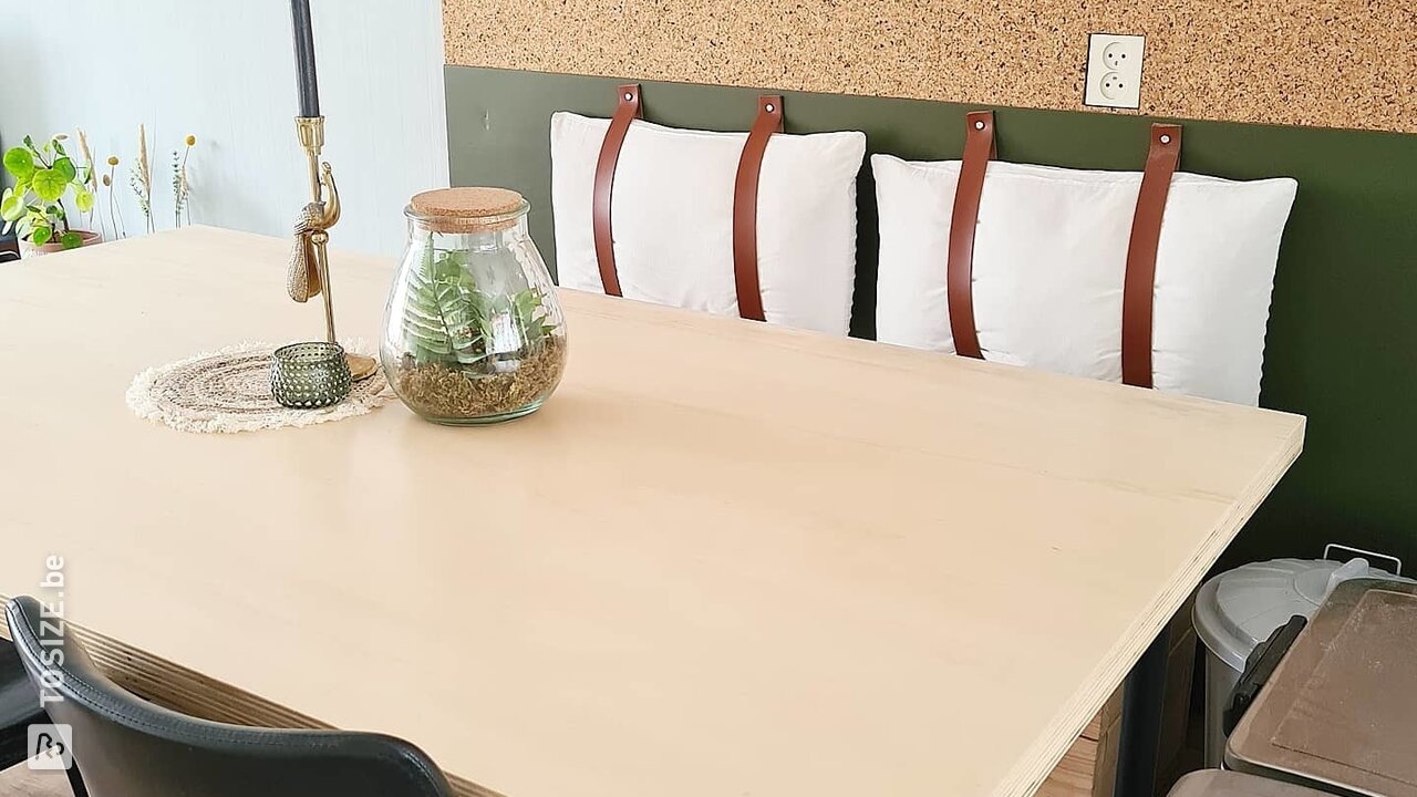 Steigerbuis eettafel met populieren multiplex blad, door Wouter en Chantal