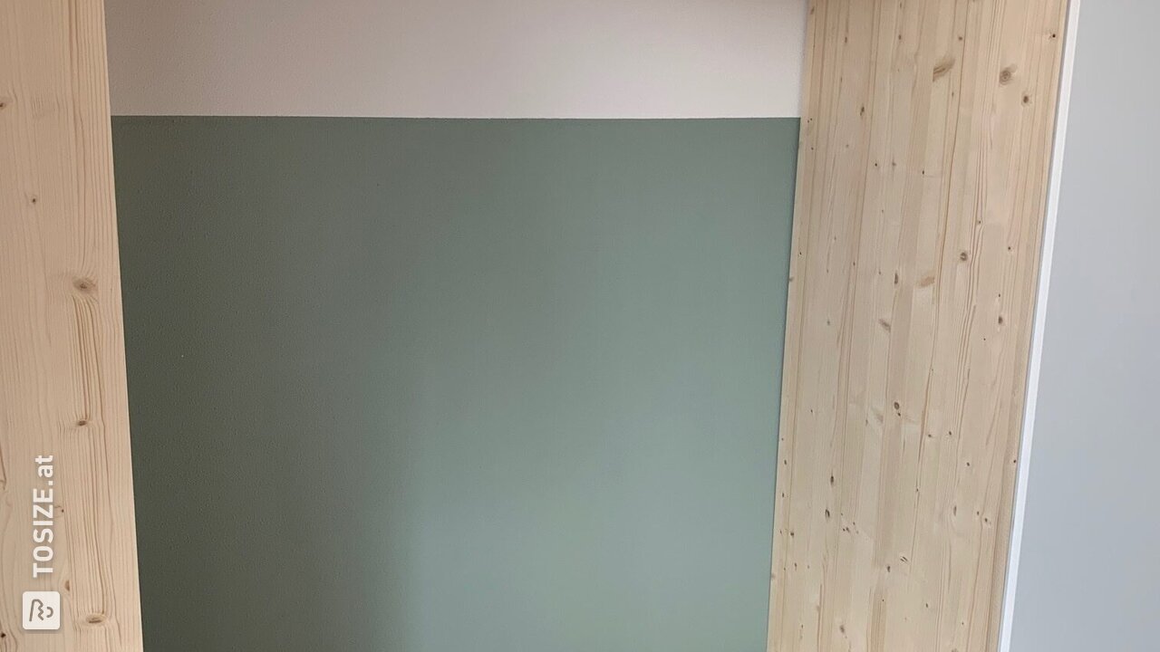 Schlafzimmer Lotte: Bücherregal mit gemütlicher Sitzecke, von Marlou