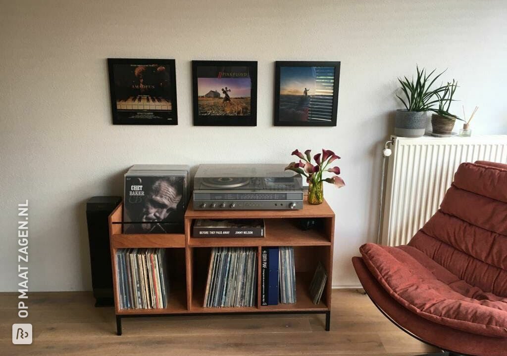 Retro vinyl meubel, platen platenspeler, door Zoltan