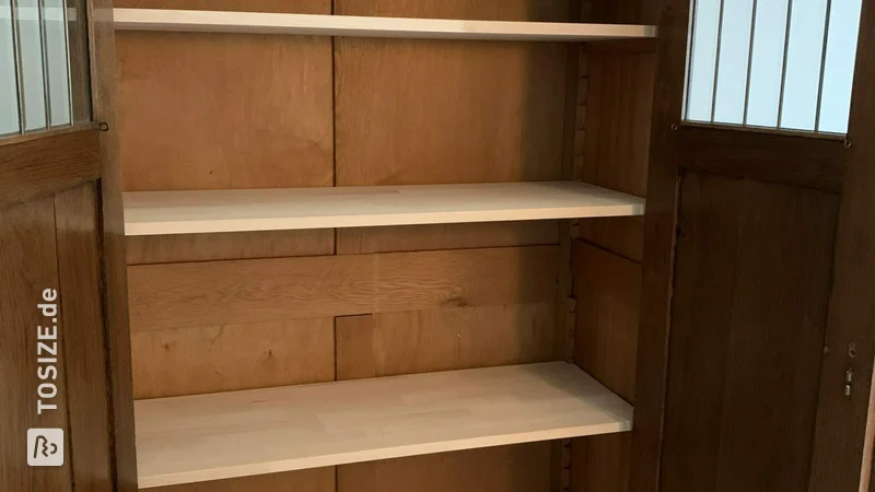 Bookcase and wardrobe renovation with cut-to-size panels, by Rens