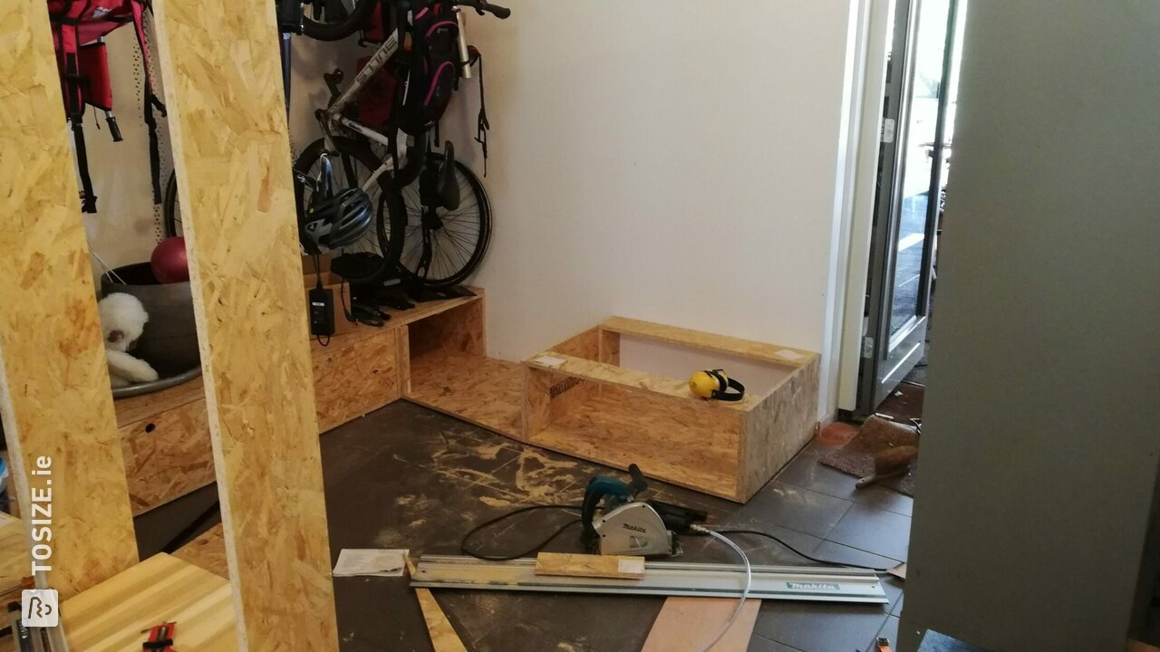 Extension of existing cabinet with OSB, by Michiel
