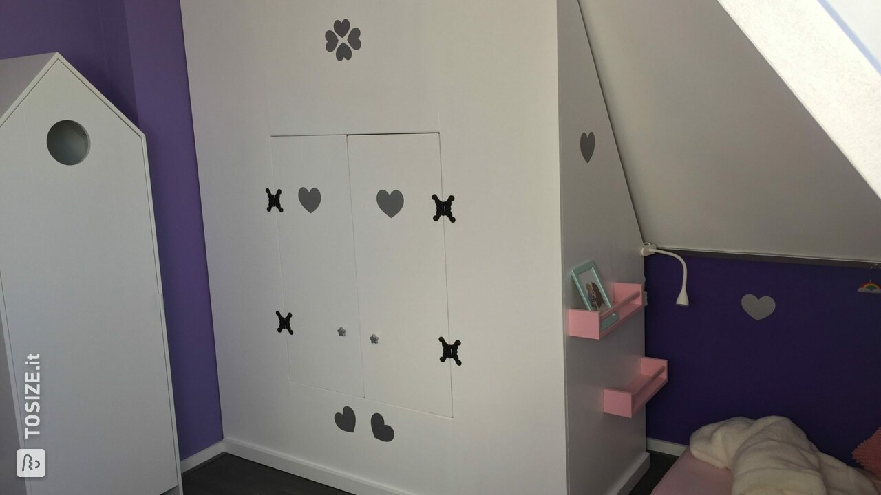 Scrittoio e letto box per cameretta, di Hester