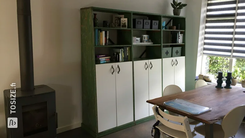 Homemade cupboard doors from white concrete plywood, by Arjen