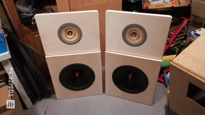 Homemade Liionidas open baffle speaker enclosure, by Michiel