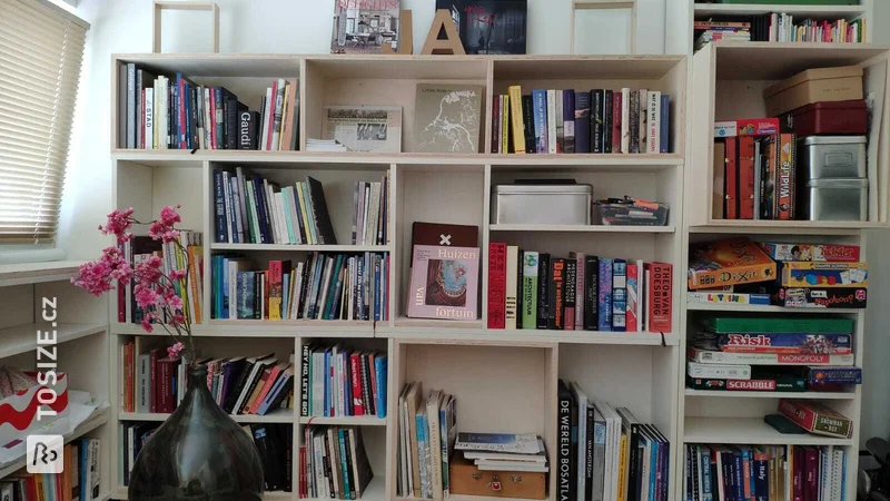 Custom bookcase from Multiplex Interieur Poplar, by Jacques