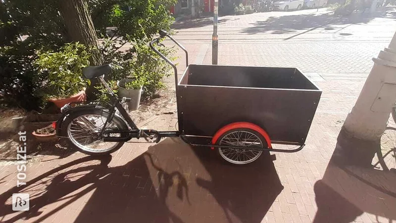 New box of plywood anti-slip for cargo bike, by Chris