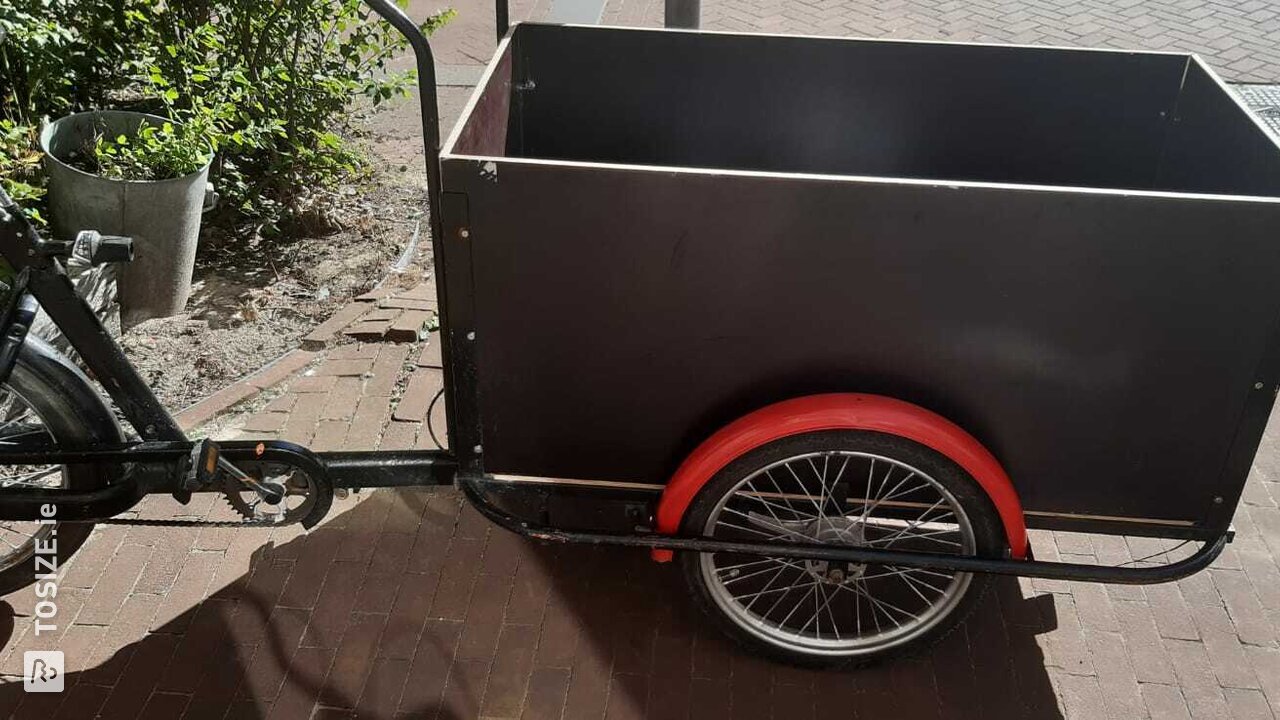 New box of concrete plex anti-slip for cargo bike, by Chris