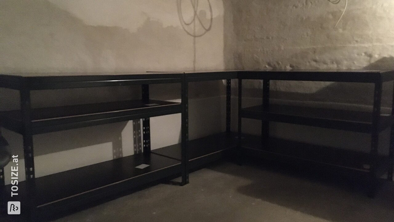 Regal für den Keller von Betonplex Antislip, von Rebecca