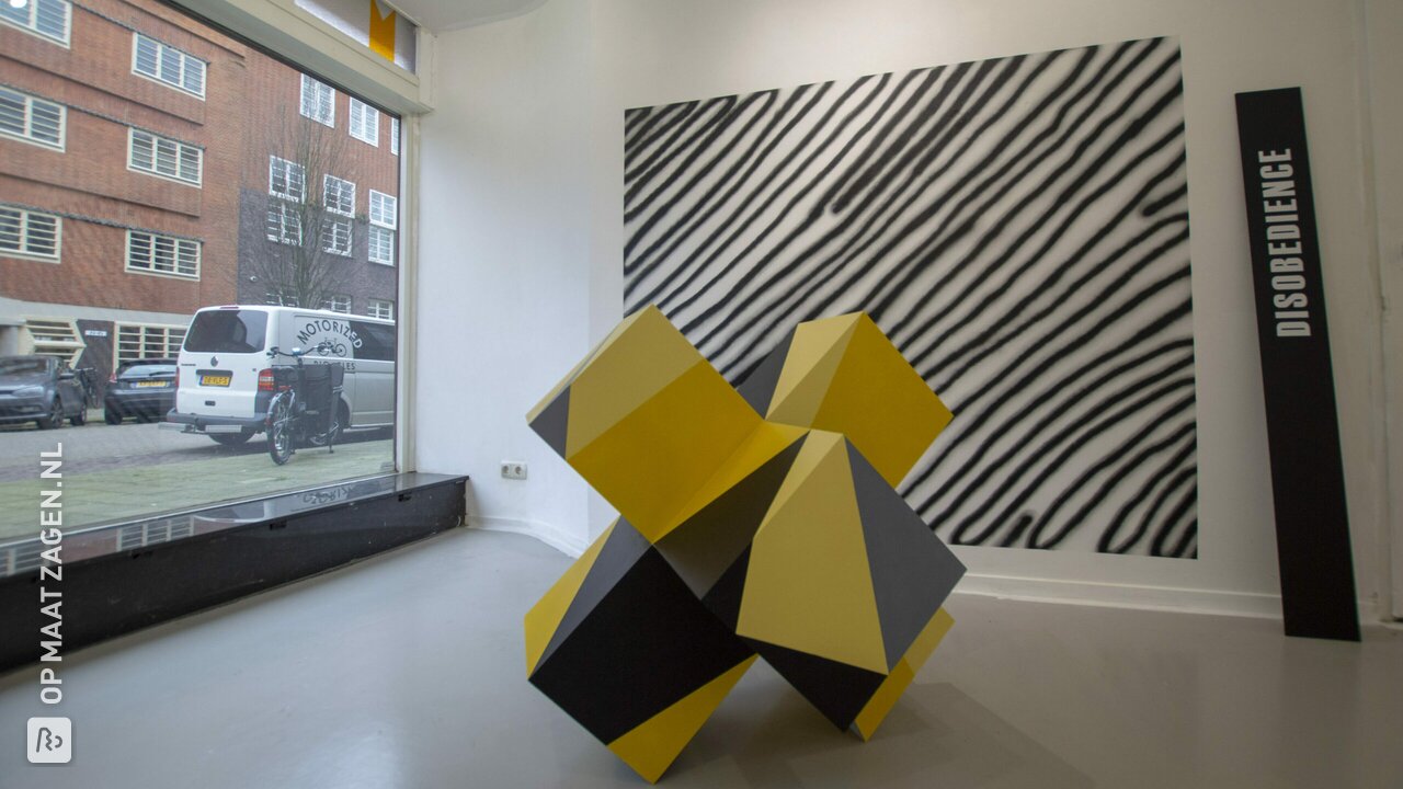Kunstwerk, installatie in galerie, door Marjolein