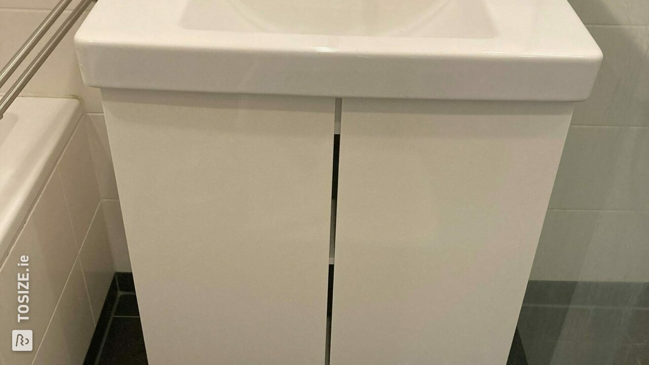 Washbasin furniture made of moisture-resistant MDF, by Joris