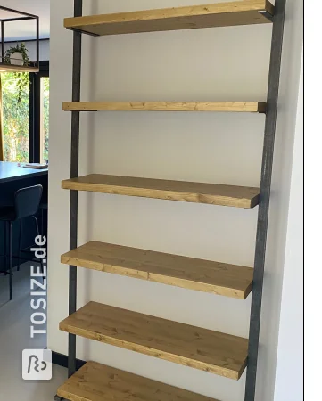 Industrial shelving unit made of pine wood, by Saskia