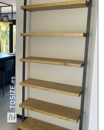 Industrial shelving unit made of pine wood, by Saskia