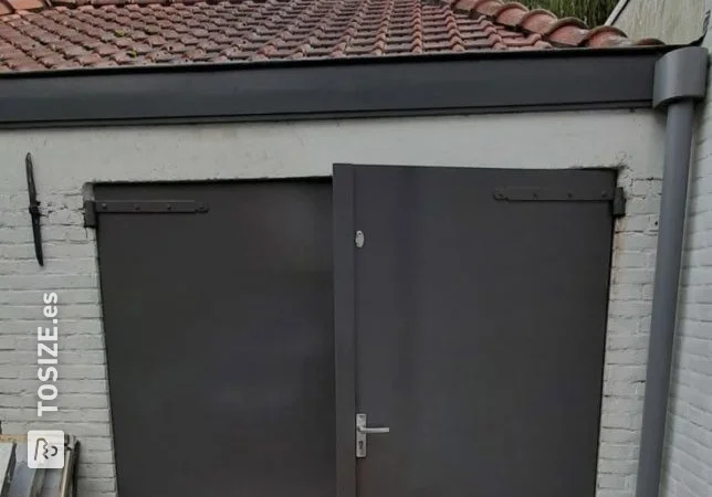 Puertas de garaje abatibles de madera contrachapada, de Vincent