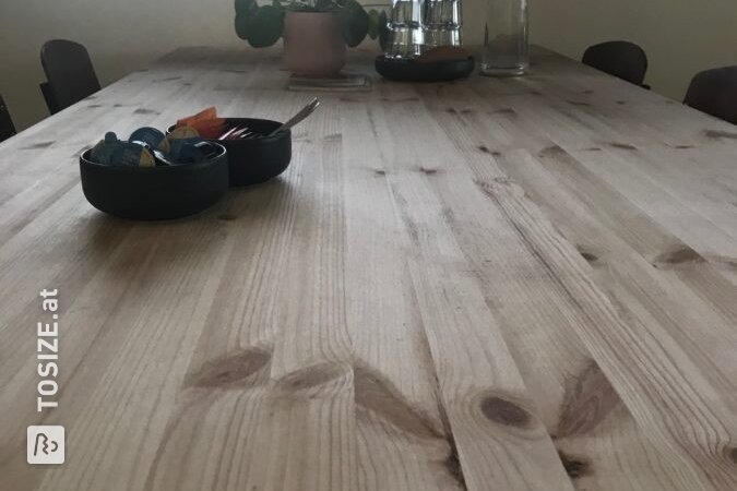 Hausgemachter Esstisch aus Kiefernholz, von Brian