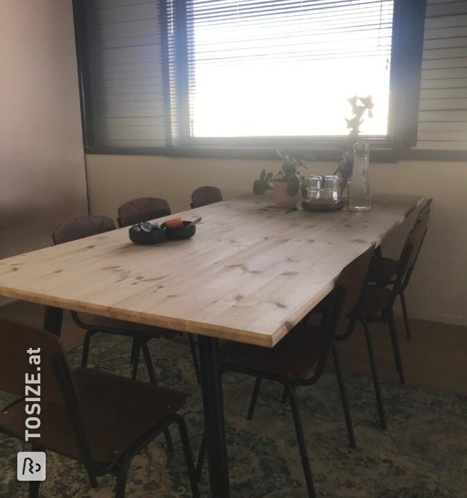 Hausgemachter Esstisch aus Kiefernholz, von Brian
